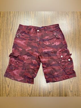 Signature Red Skater 🛹 Punk Camo Cargo Shorts Size 36 Men’s 🤘